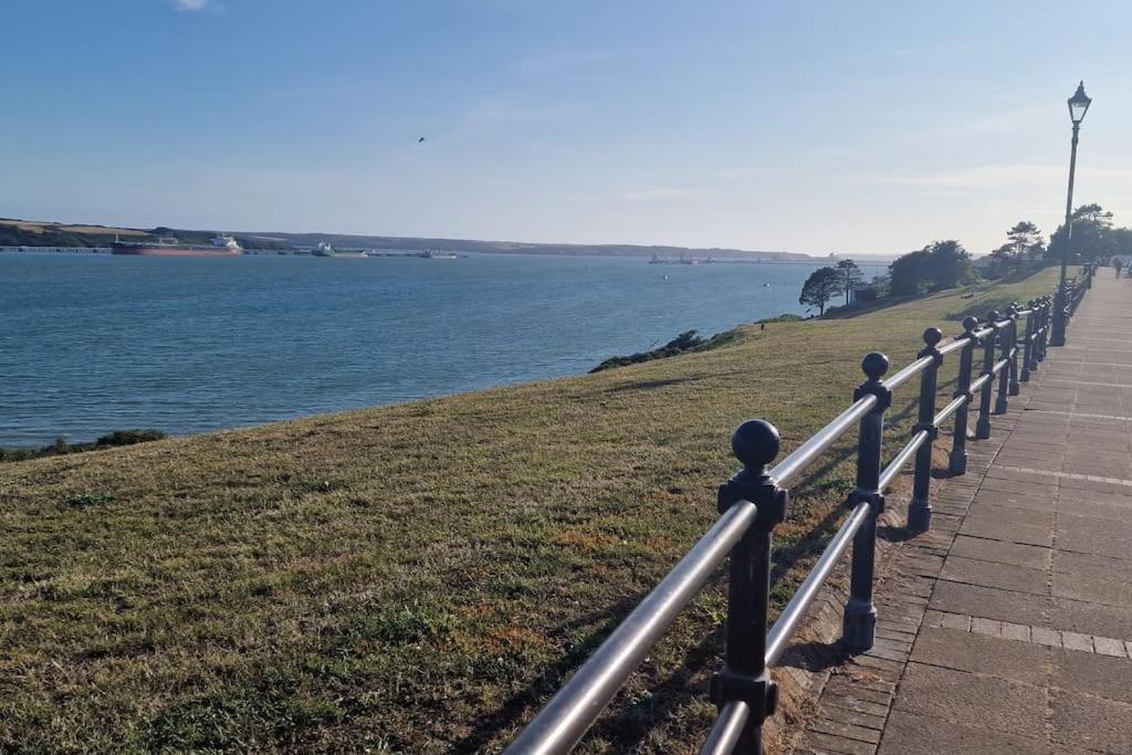 Sea View Luxury 5 Star Cottage Near Milford Marina Милфорд-Хейвен Экстерьер фото